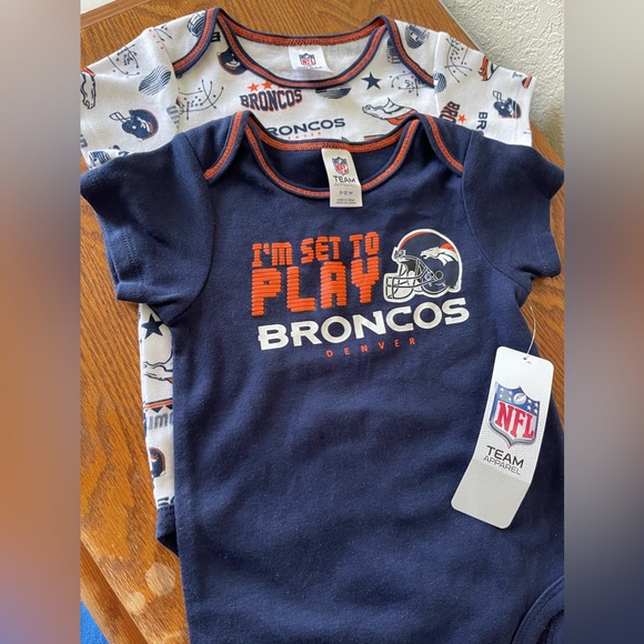 NFL Team Apparel: Two Denver Broncos Football Onesies 6-12 months New with tags - Picture 11 of 12